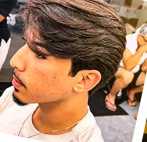 O mesmo cliente com o cabelo liso e alinhado